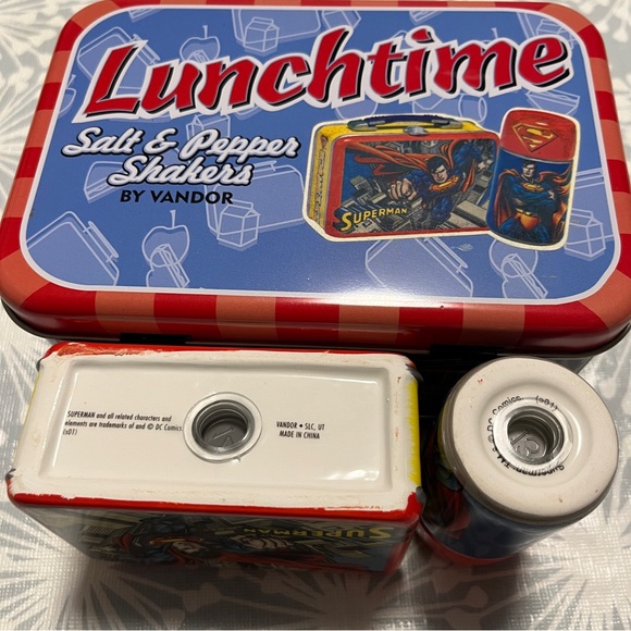 Superman Salt & Pepper Shakers - Picture 6 of 7